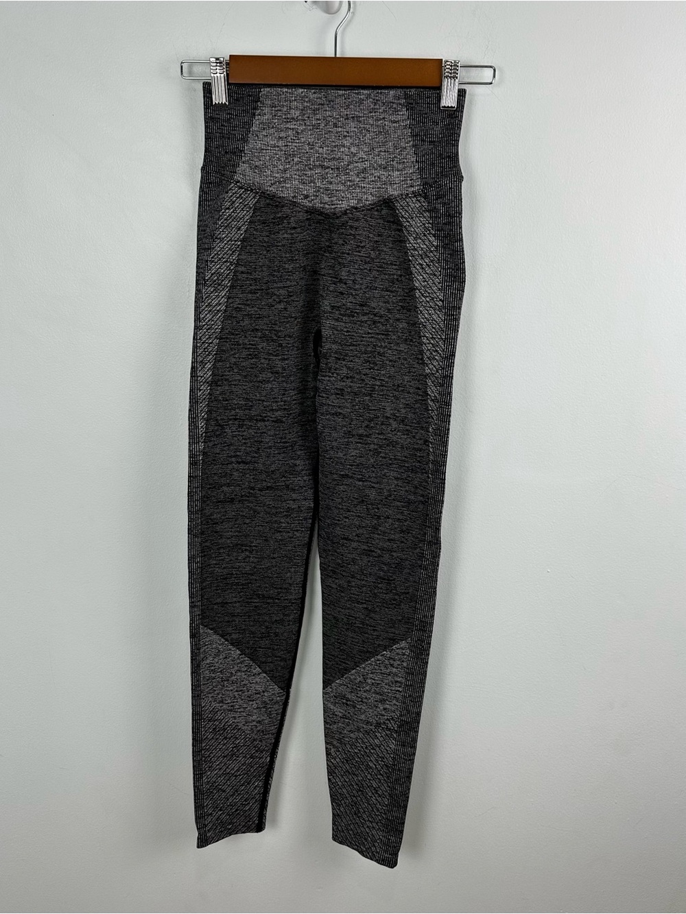 PINK Victoria's Secret Seamless Marl High Waisted Black & Gray Leggings Small
